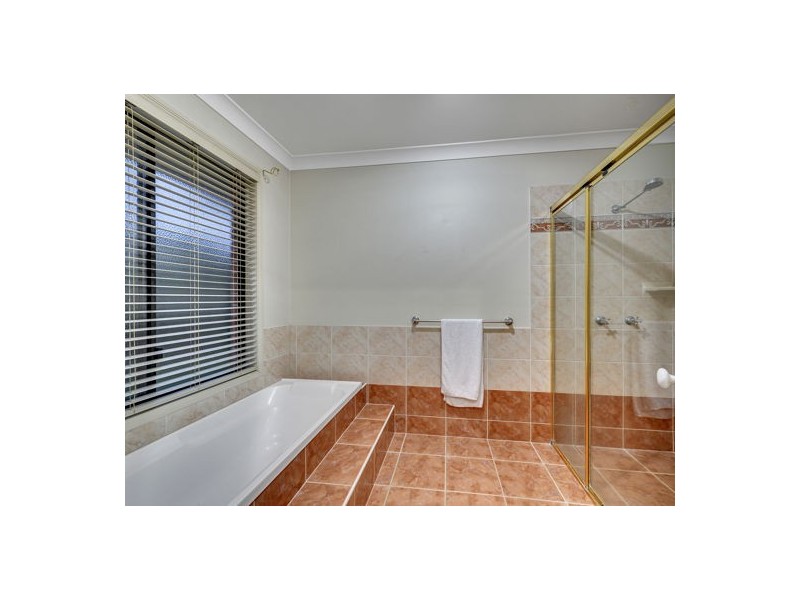 30 Silky Oak Crescent, Carindale QLD 4152