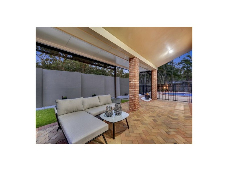 30 Silky Oak Crescent, Carindale QLD 4152