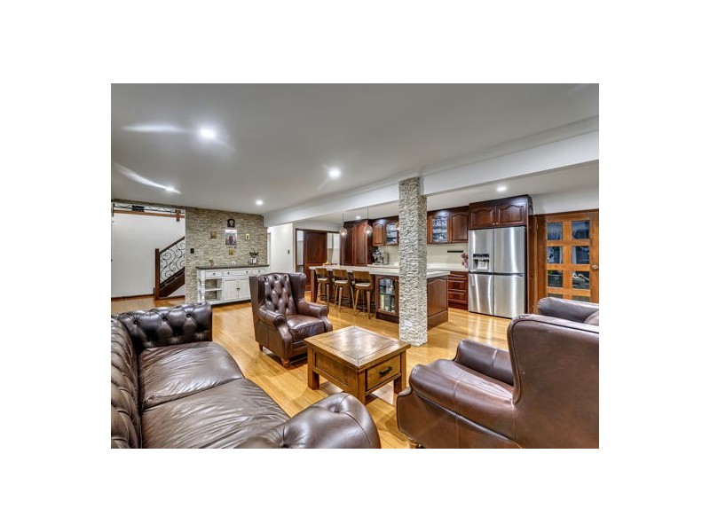 27 Ilya Street, Macgregor QLD 4109