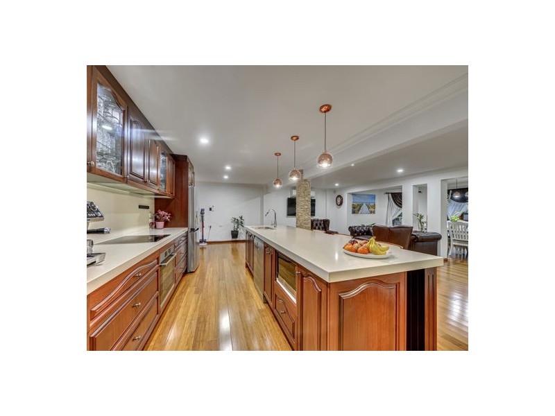 27 Ilya Street, Macgregor QLD 4109