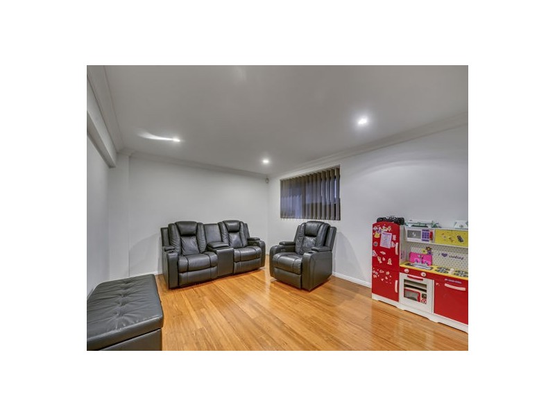 27 Ilya Street, Macgregor QLD 4109