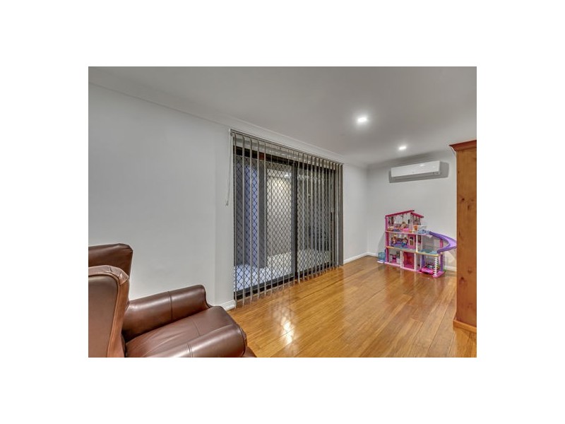 27 Ilya Street, Macgregor QLD 4109