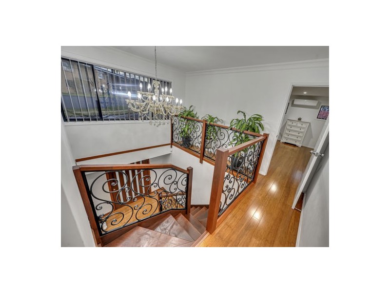 27 Ilya Street, Macgregor QLD 4109