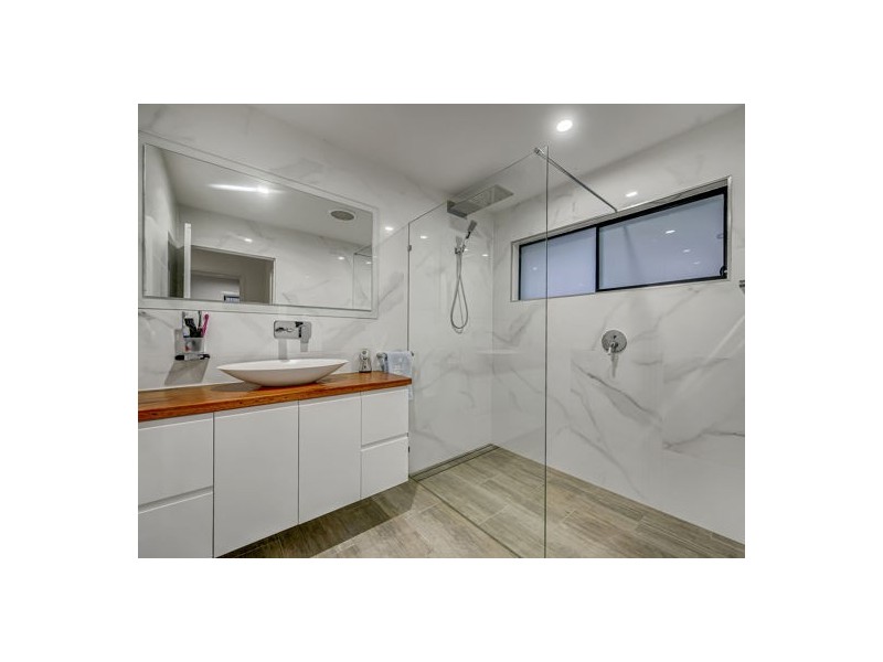 27 Ilya Street, Macgregor QLD 4109