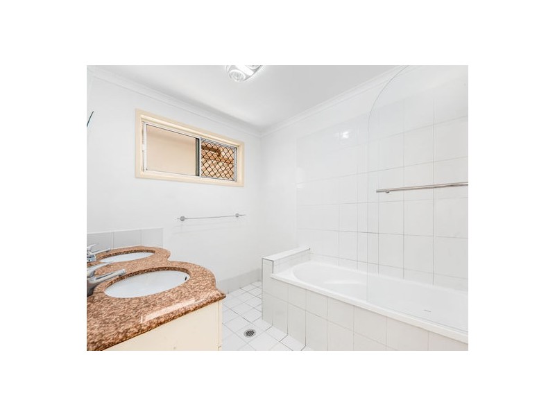 3 Juanita Grove, Springwood QLD 4127