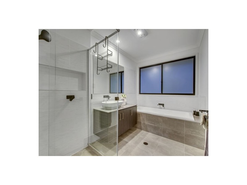 20 Parolin Parade, Rochedale QLD 4123