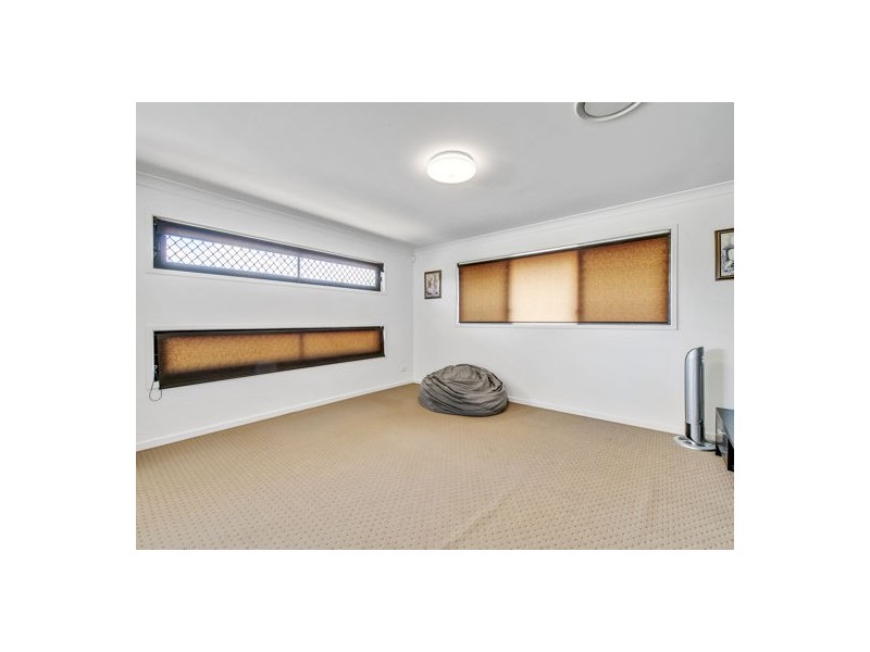 15 Hillcrest Street, Rochedale QLD 4123