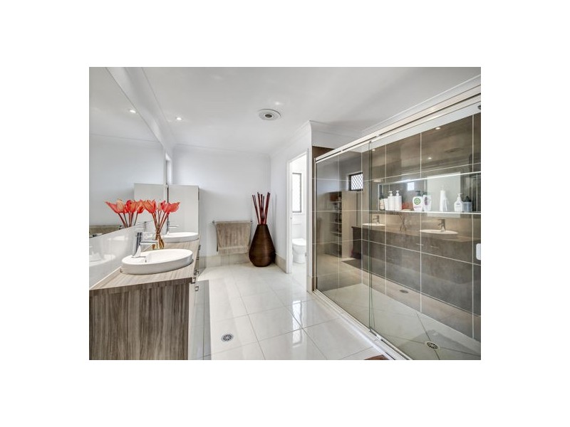 15 Hillcrest Street, Rochedale QLD 4123