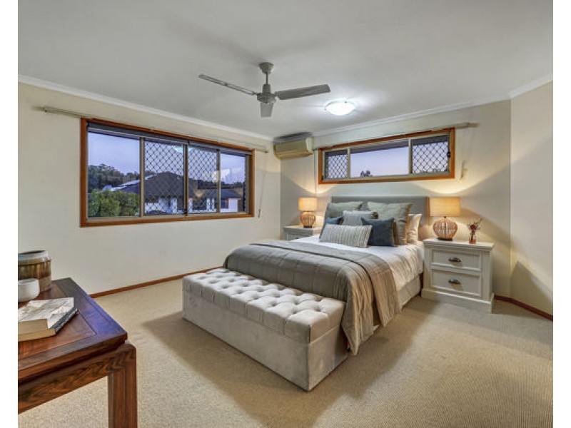 33 White Cedar Circuit, Stretton QLD 4116