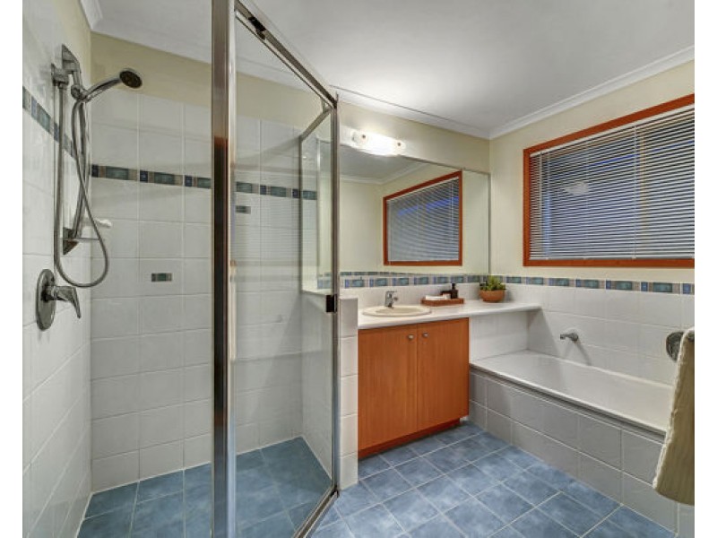 33 White Cedar Circuit, Stretton QLD 4116