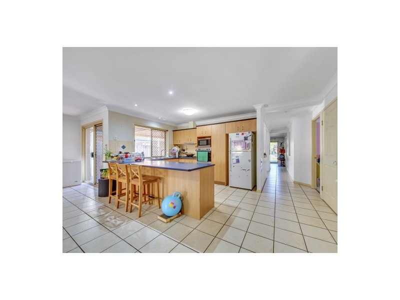 9 Booloumba Crescent, Forest Lake QLD 4078