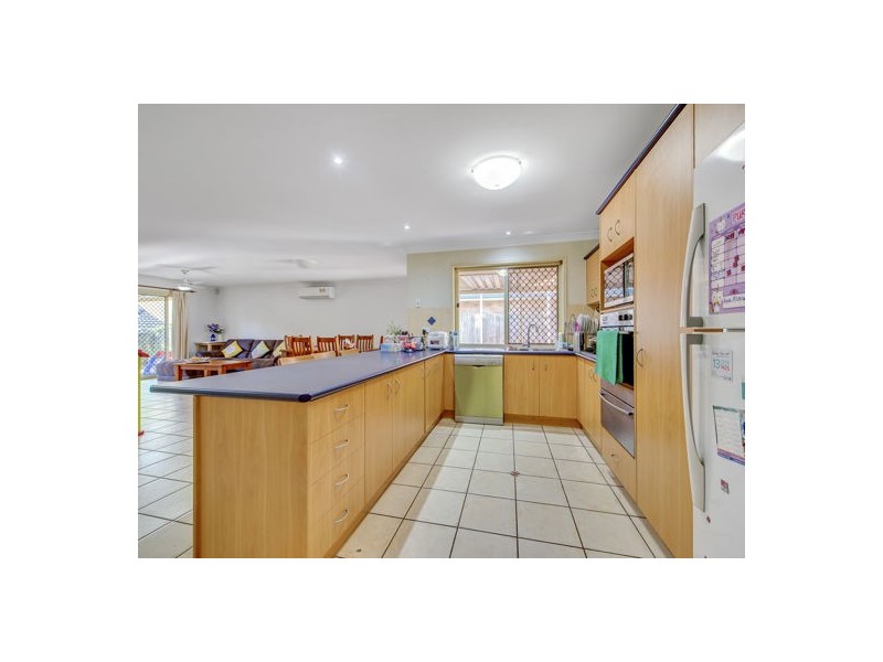 9 Booloumba Crescent, Forest Lake QLD 4078