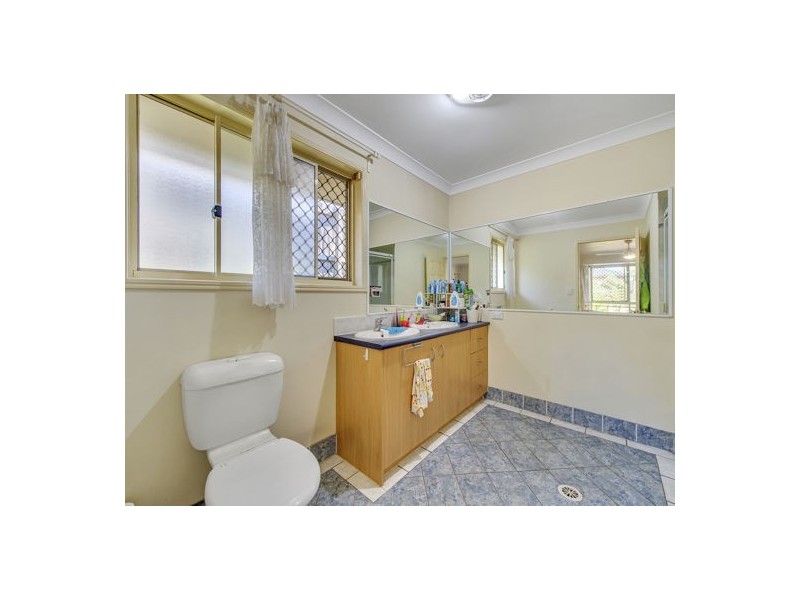 9 Booloumba Crescent, Forest Lake QLD 4078