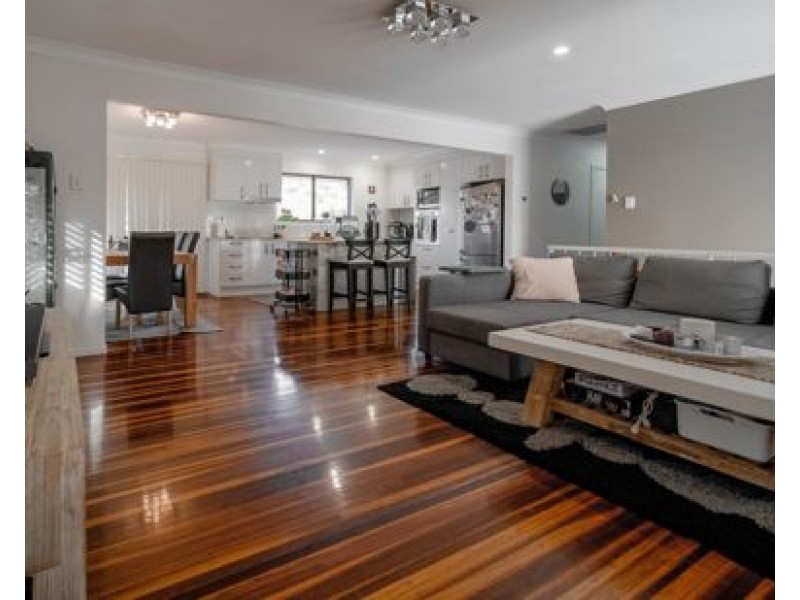 16 Montreal Street, Wishart QLD 4122