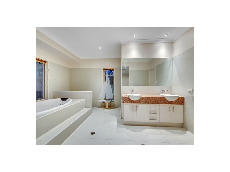 107 White Cedar Road, Pullenvale QLD 4069