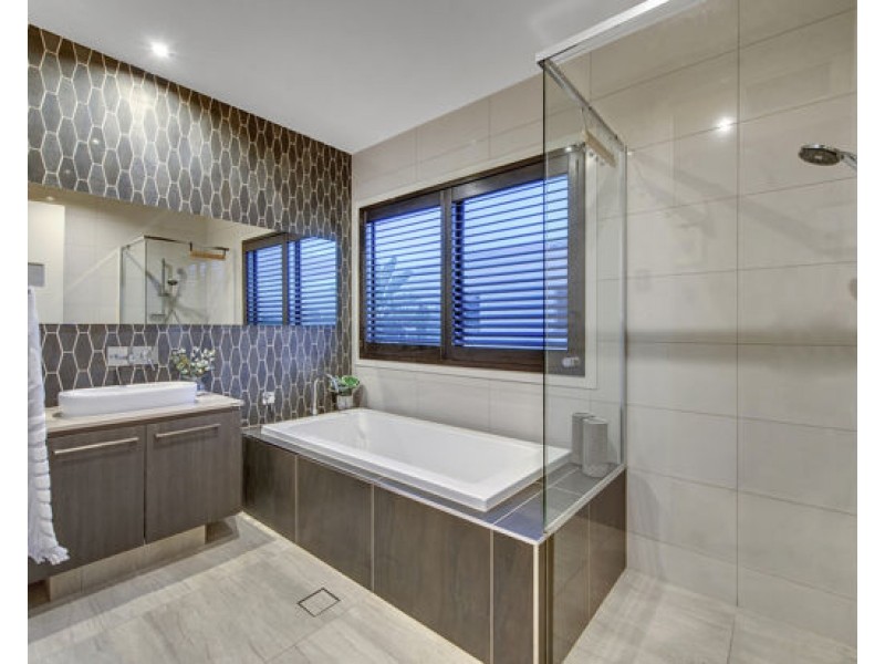 10 Mcdermott Parade, Rochedale QLD 4123