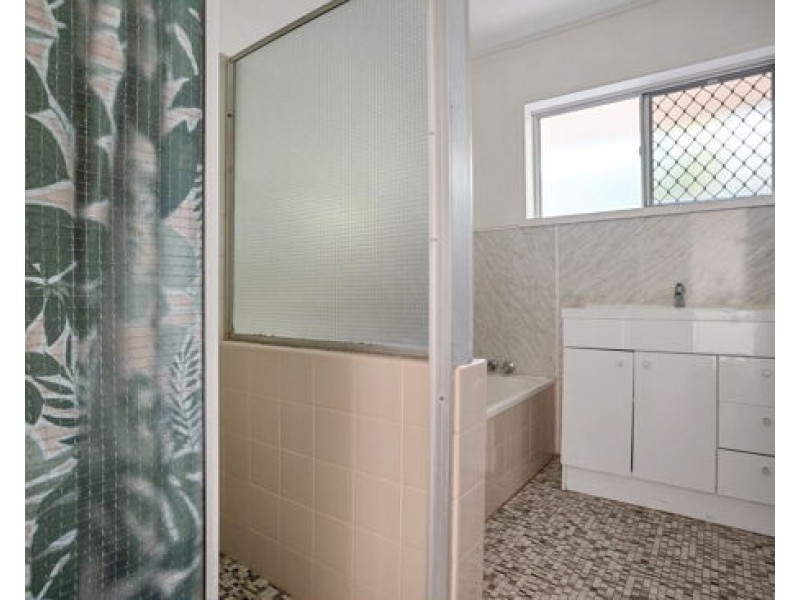 108 Marshall Lane, Kenmore QLD 4069