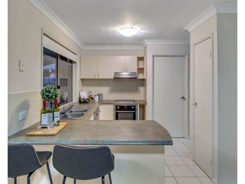 4 Drake Place, Forest Lake QLD 4078