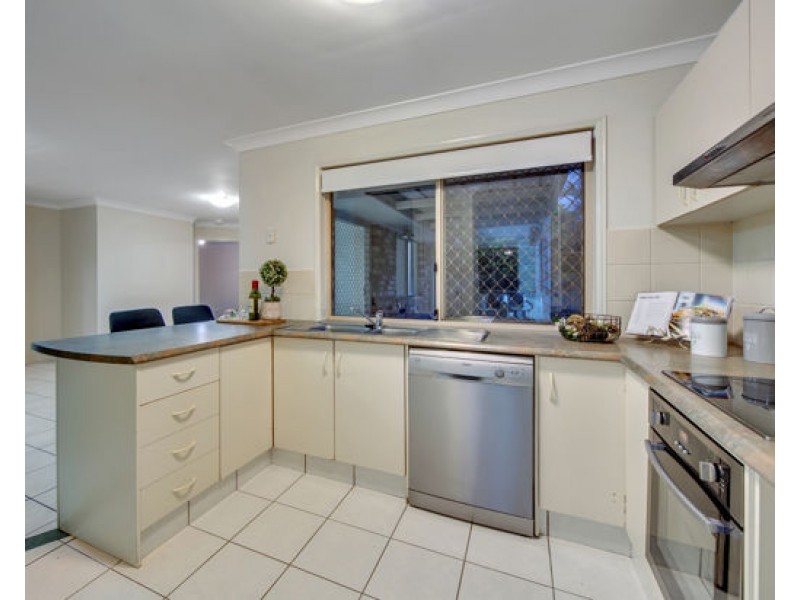 4 Drake Place, Forest Lake QLD 4078