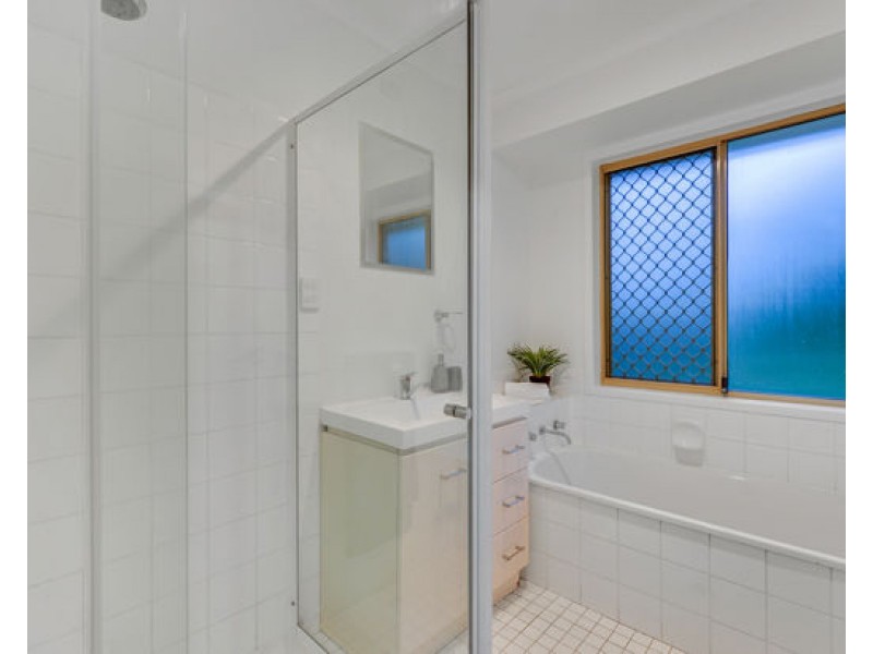 10 Rembrandt Street, Carina QLD 4152