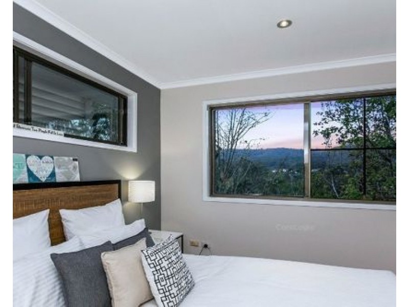 7 Stralock Street, Chapel Hill QLD 4069