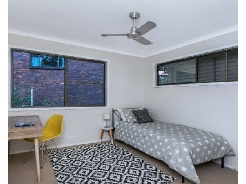 7 Stralock Street, Chapel Hill QLD 4069