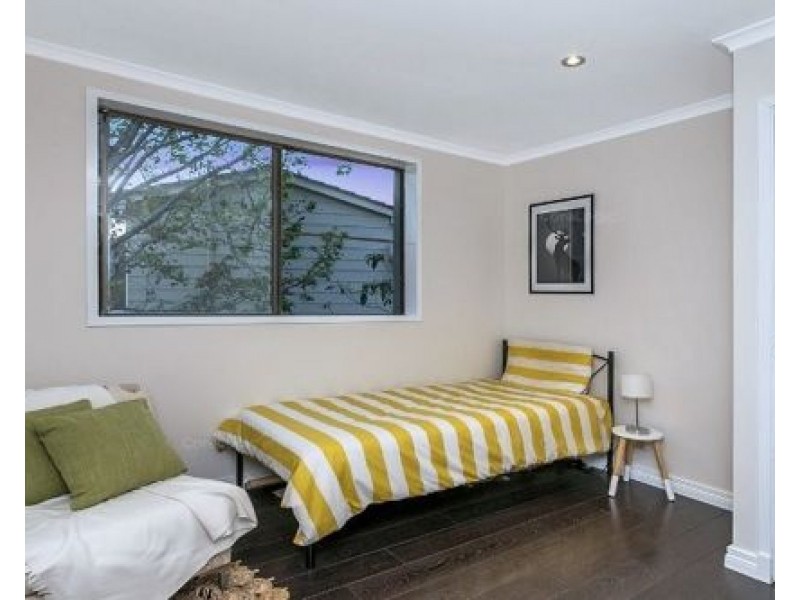 7 Stralock Street, Chapel Hill QLD 4069