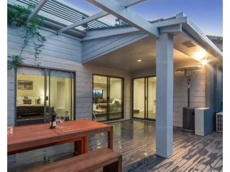 7 Stralock Street, Chapel Hill QLD 4069