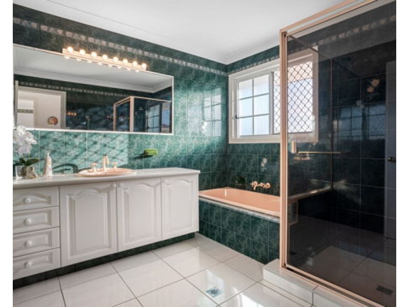 58 Lindfield Circuit, Robertson QLD 4109