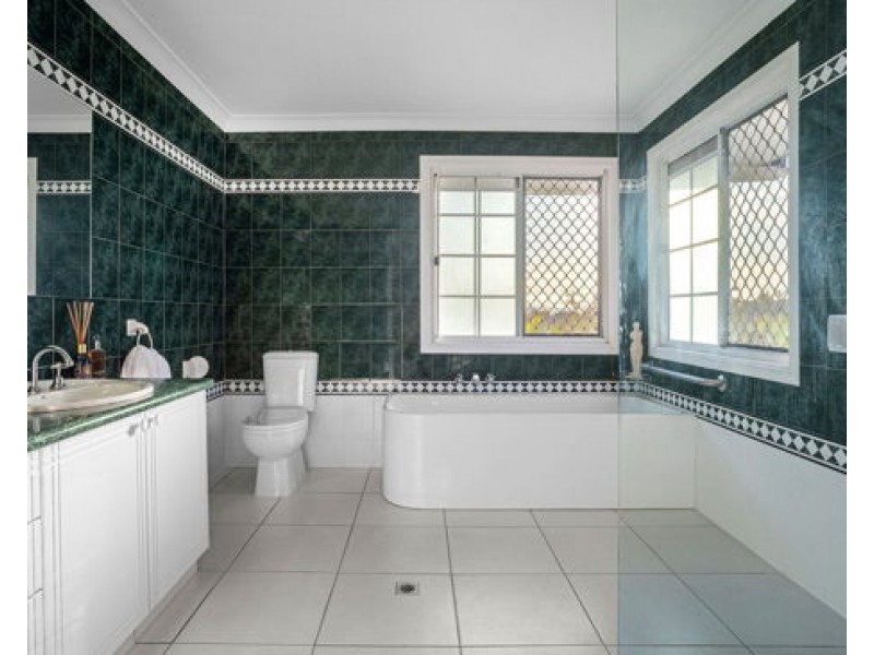 58 Lindfield Circuit, Robertson QLD 4109