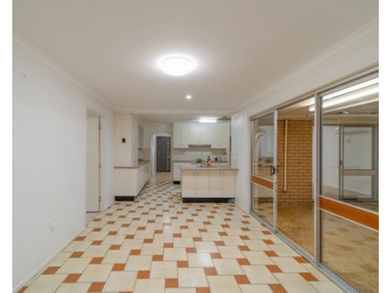 21 Tristan Street, Carindale QLD 4152