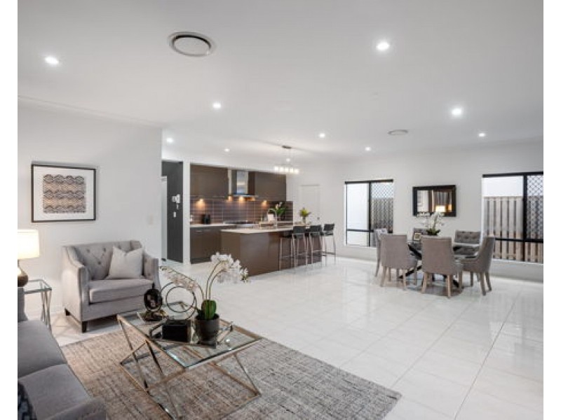 15 Hillcrest Street, Rochedale QLD 4123