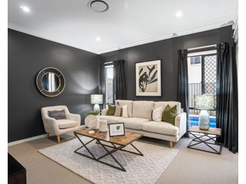 15 Hillcrest Street, Rochedale QLD 4123