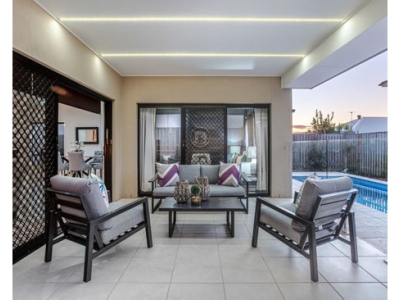 15 Hillcrest Street, Rochedale QLD 4123