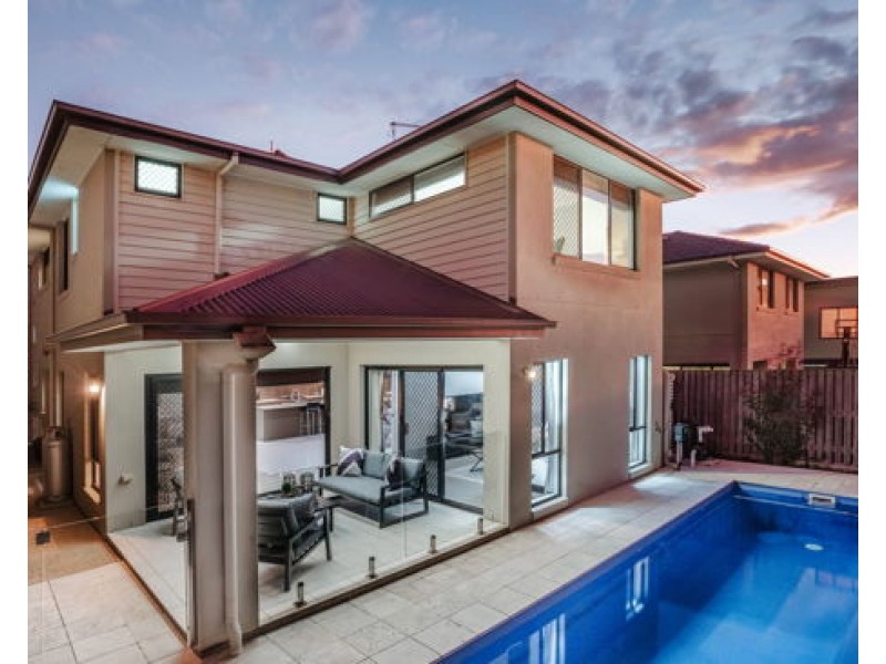 15 Hillcrest Street, Rochedale QLD 4123