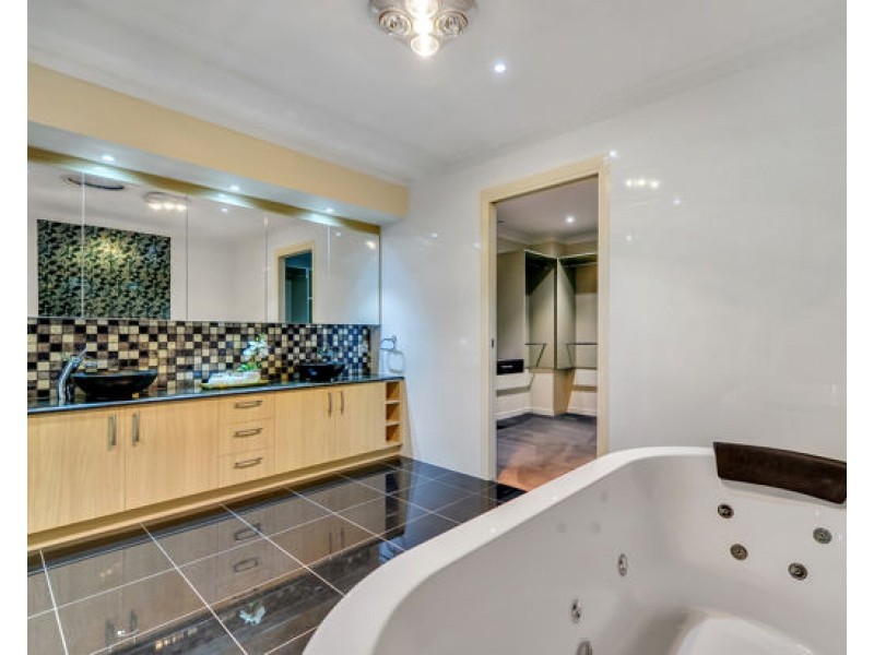 43 McDermott Parade, Rochedale QLD 4123