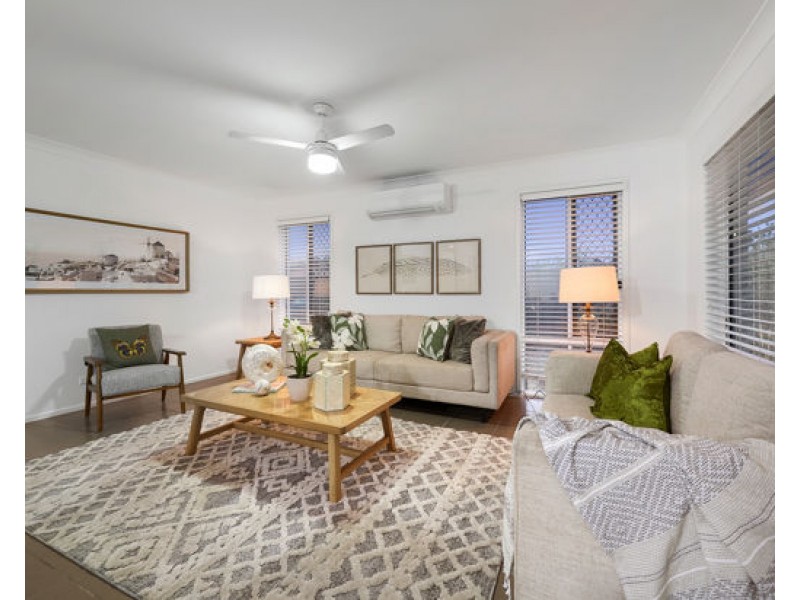 60 Mapelton Circuit, Parkinson QLD 4115