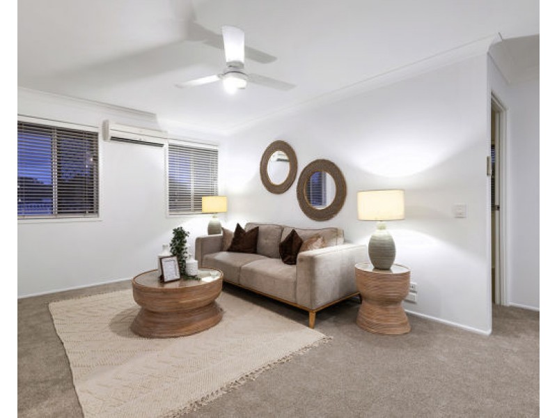 60 Mapelton Circuit, Parkinson QLD 4115