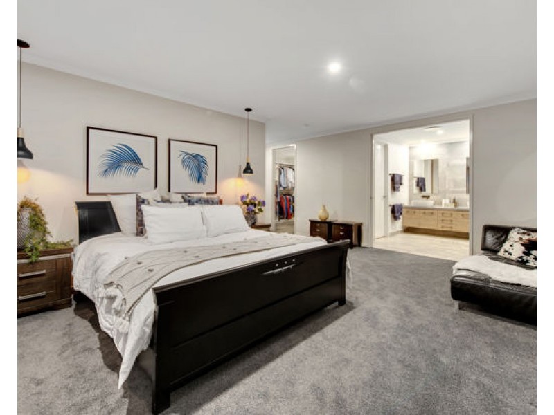 28 Parolin Parade, Rochedale QLD 4123