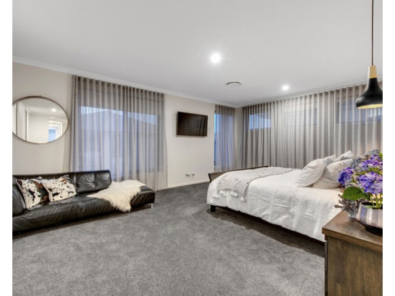 28 Parolin Parade, Rochedale QLD 4123