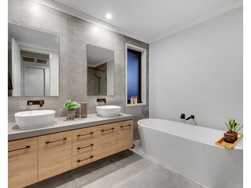 28 Parolin Parade, Rochedale QLD 4123