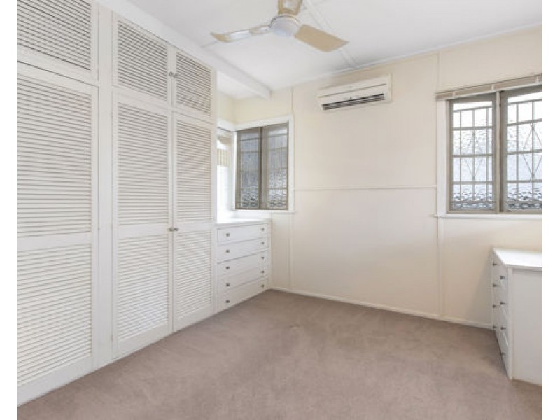 134 Creek Road, Mount Gravatt East QLD 4122