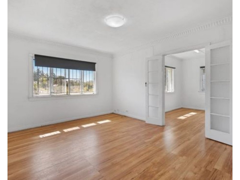 15 Sapphire Street, Holland Park QLD 4121