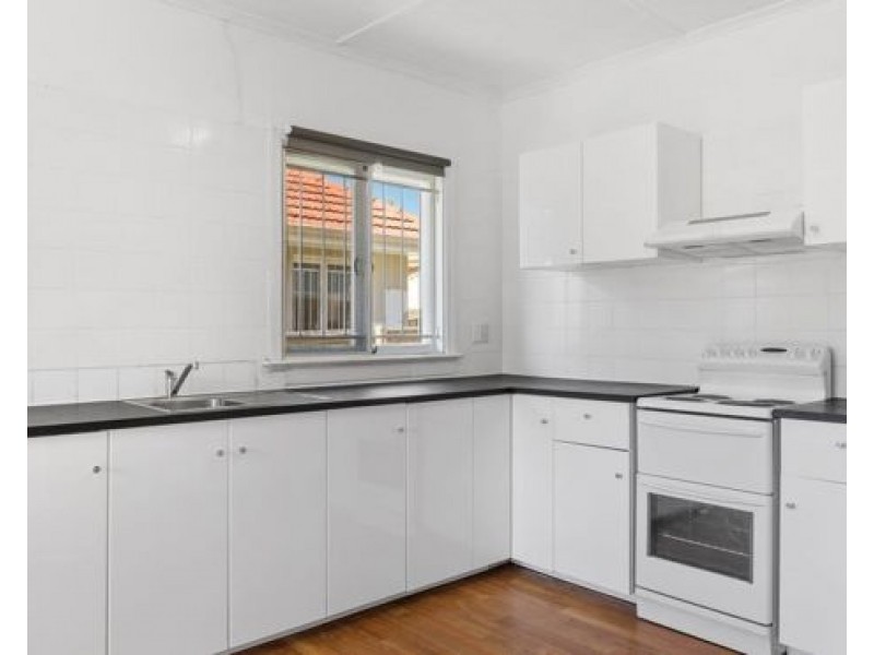 15 Sapphire Street, Holland Park QLD 4121