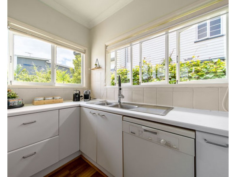 4 Suvla Street, Balmoral QLD 4171