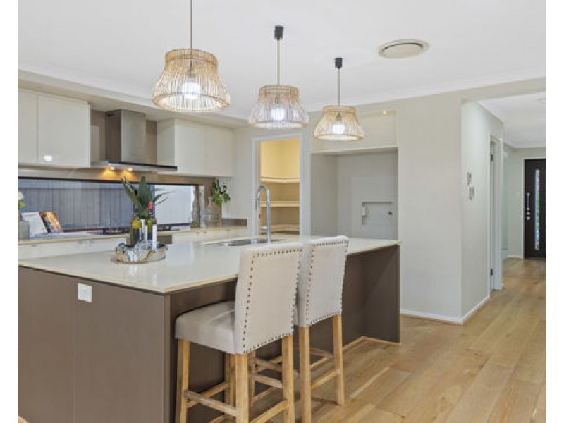 8 Wallaby Parade, Rochedale QLD 4123