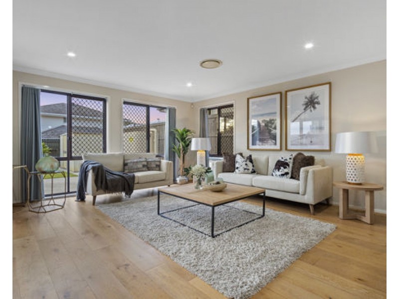 8 Wallaby Parade, Rochedale QLD 4123