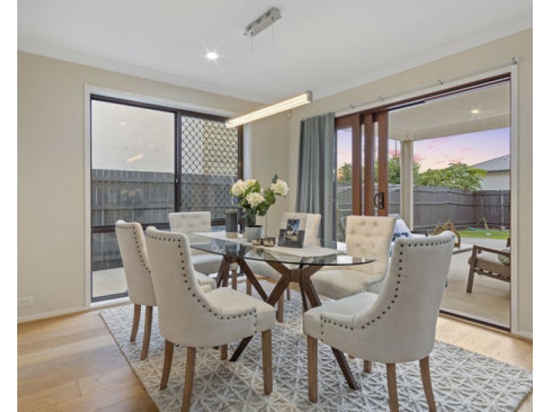 8 Wallaby Parade, Rochedale QLD 4123