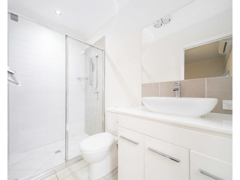 2/33 Inigo Way, Augustine Heights QLD 4300