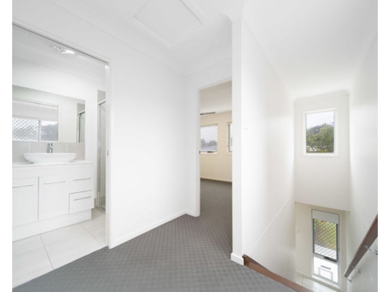 2/33 Inigo Way, Augustine Heights QLD 4300